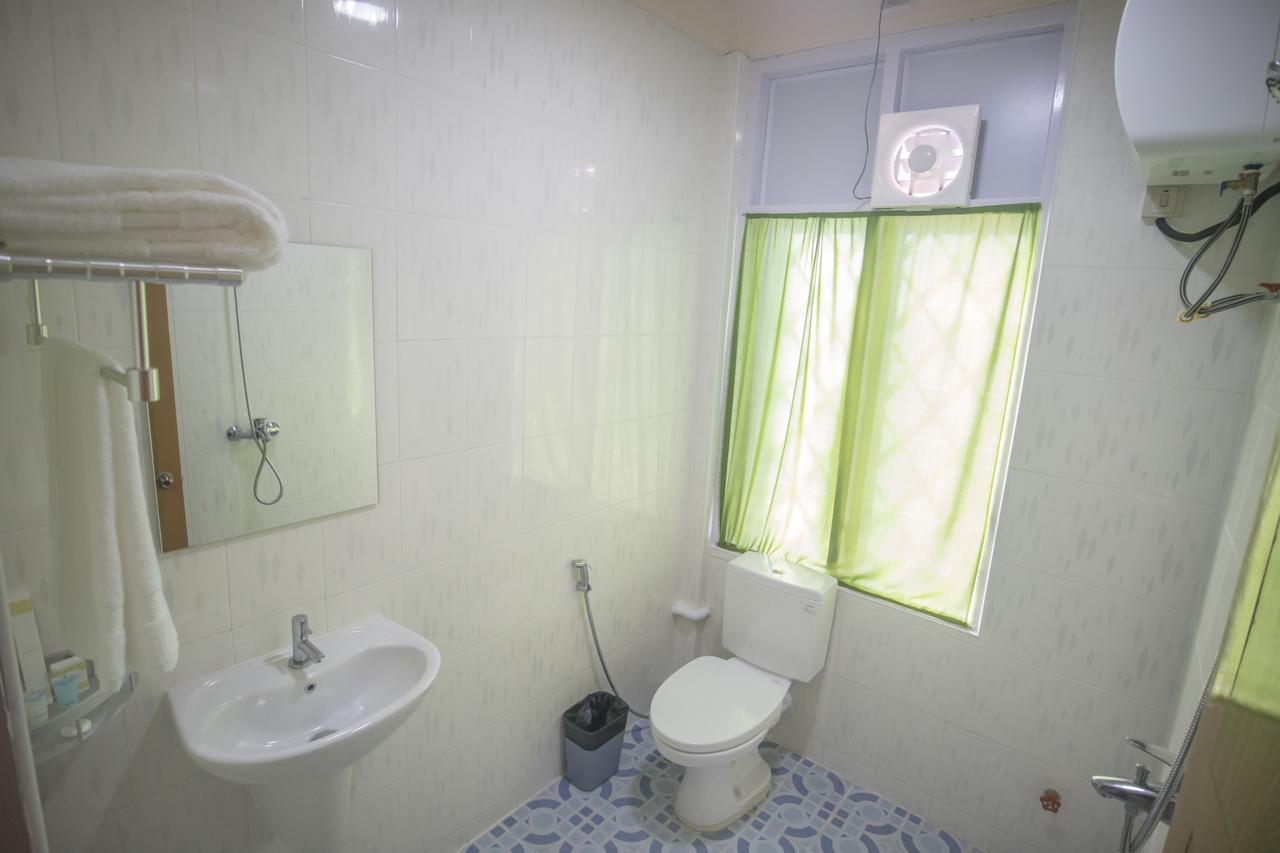 Golden Gum-Kino Hotel Mandalay Bagian luar foto