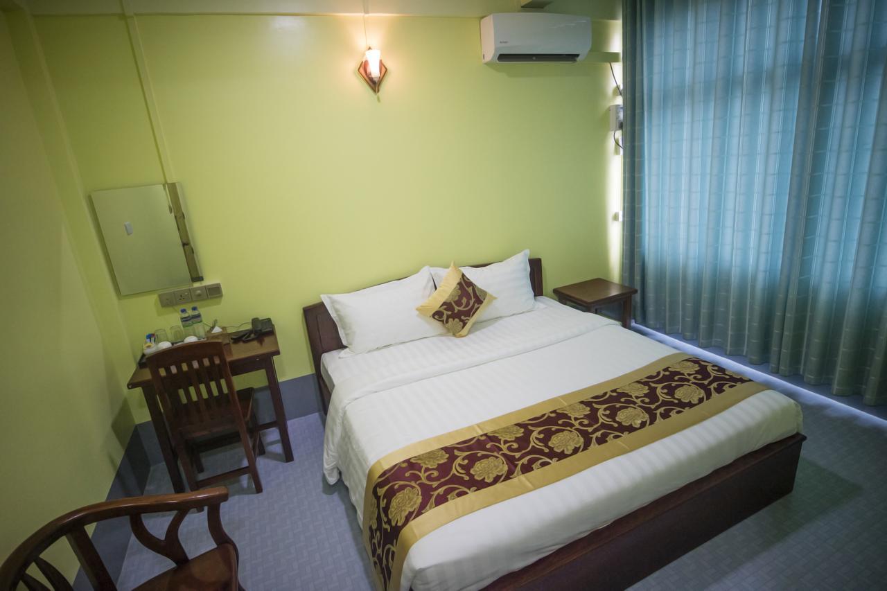 Golden Gum-Kino Hotel Mandalay Bagian luar foto