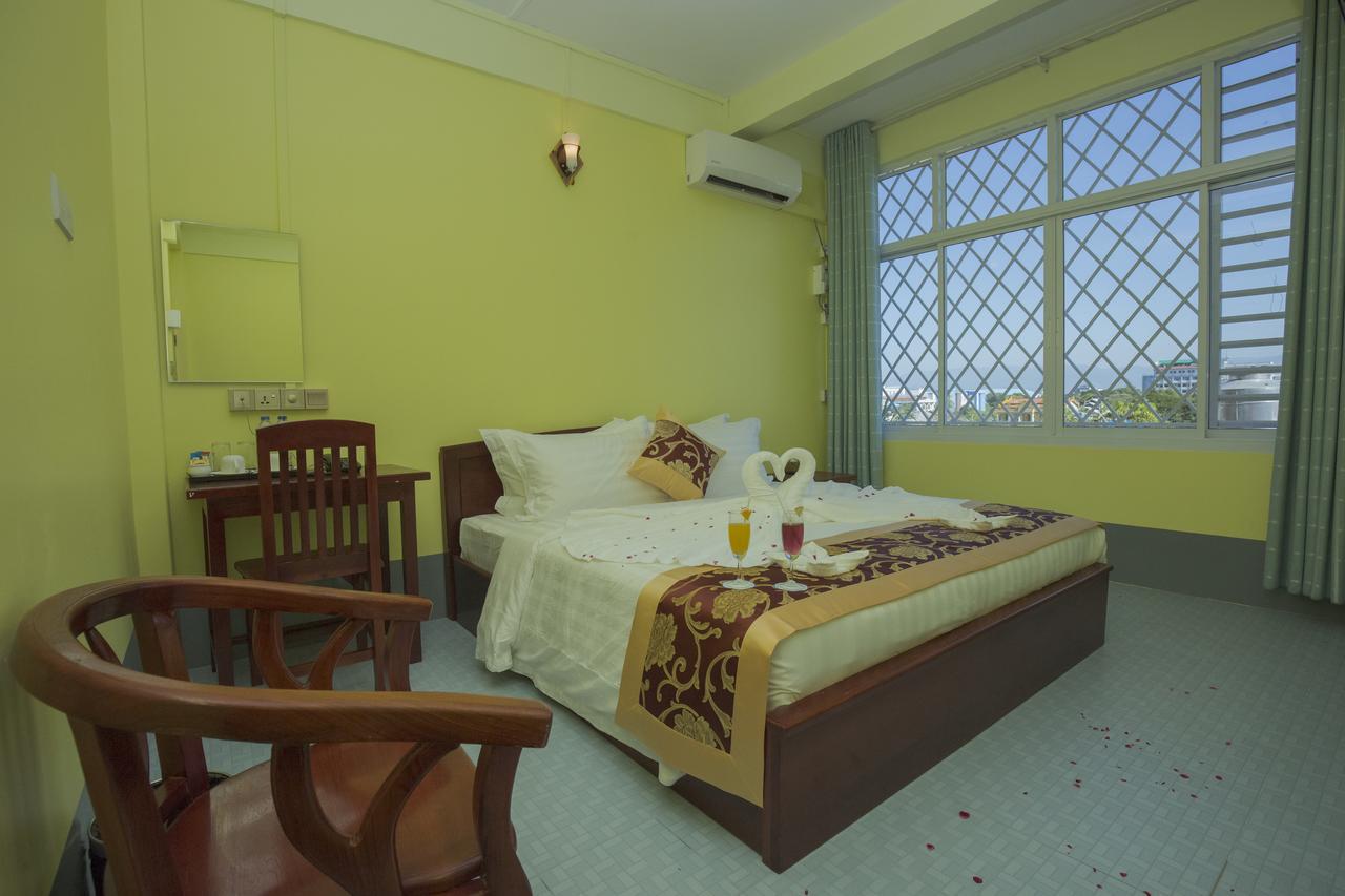 Golden Gum-Kino Hotel Mandalay Bagian luar foto